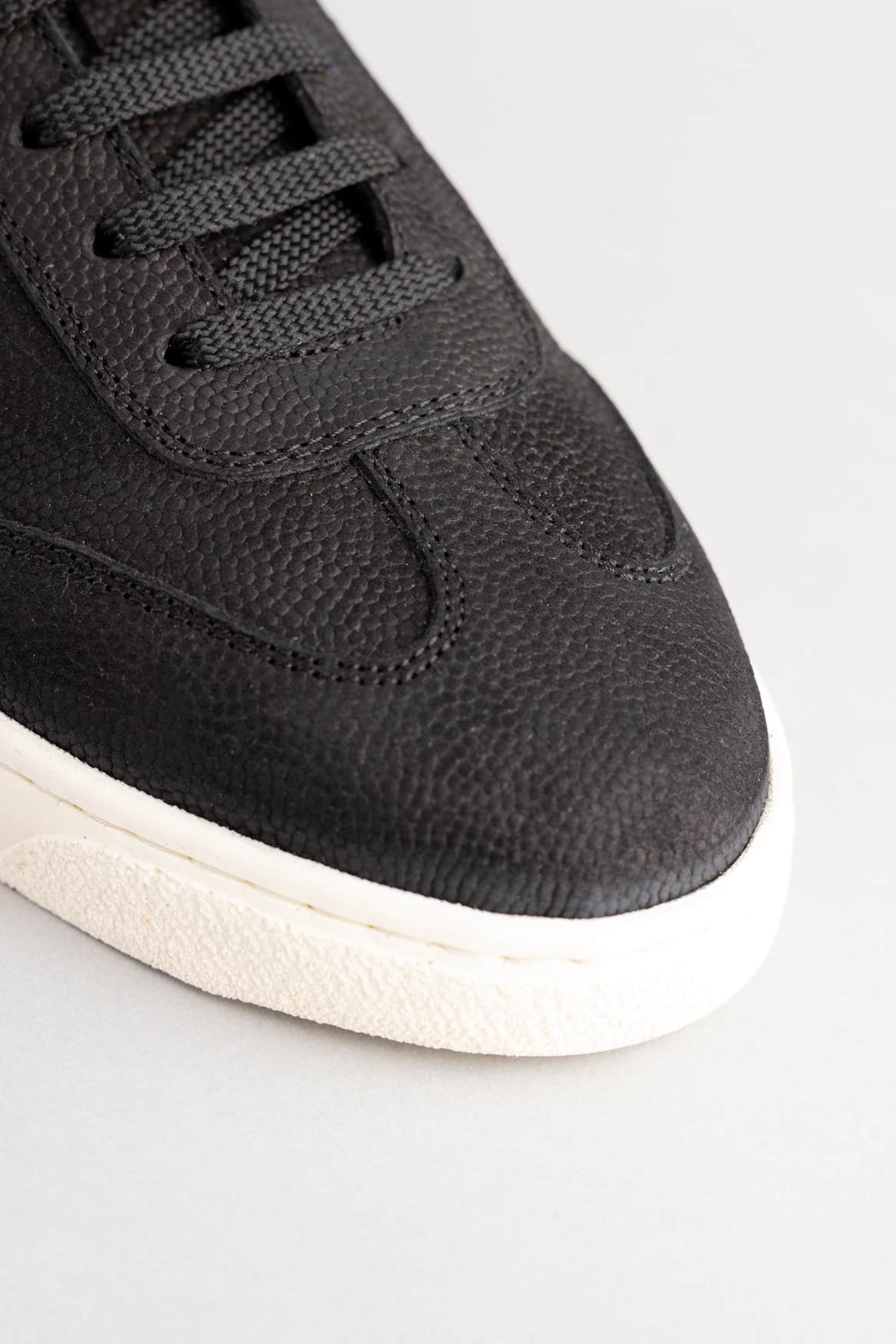 BLACK GRAINED CALFSKIN SNEAKERS