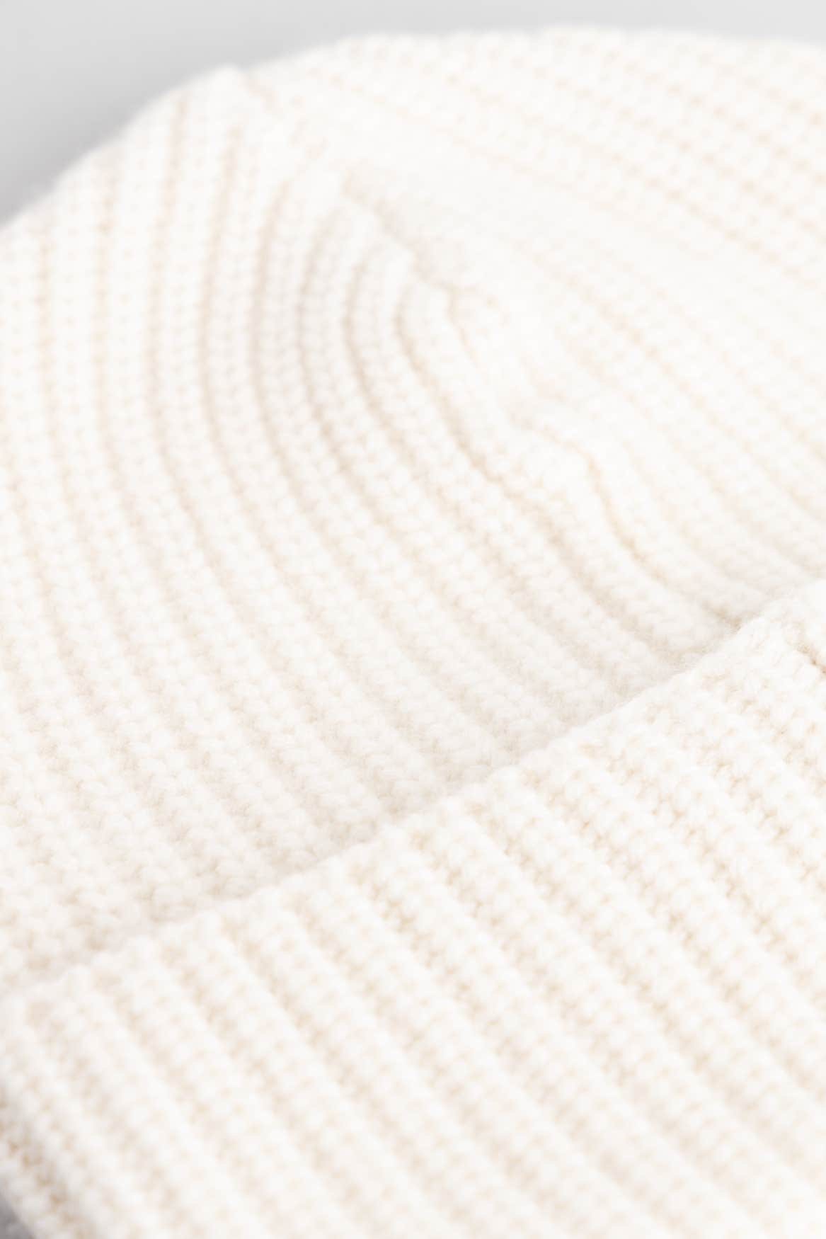 CREAM KNIT BEANIE