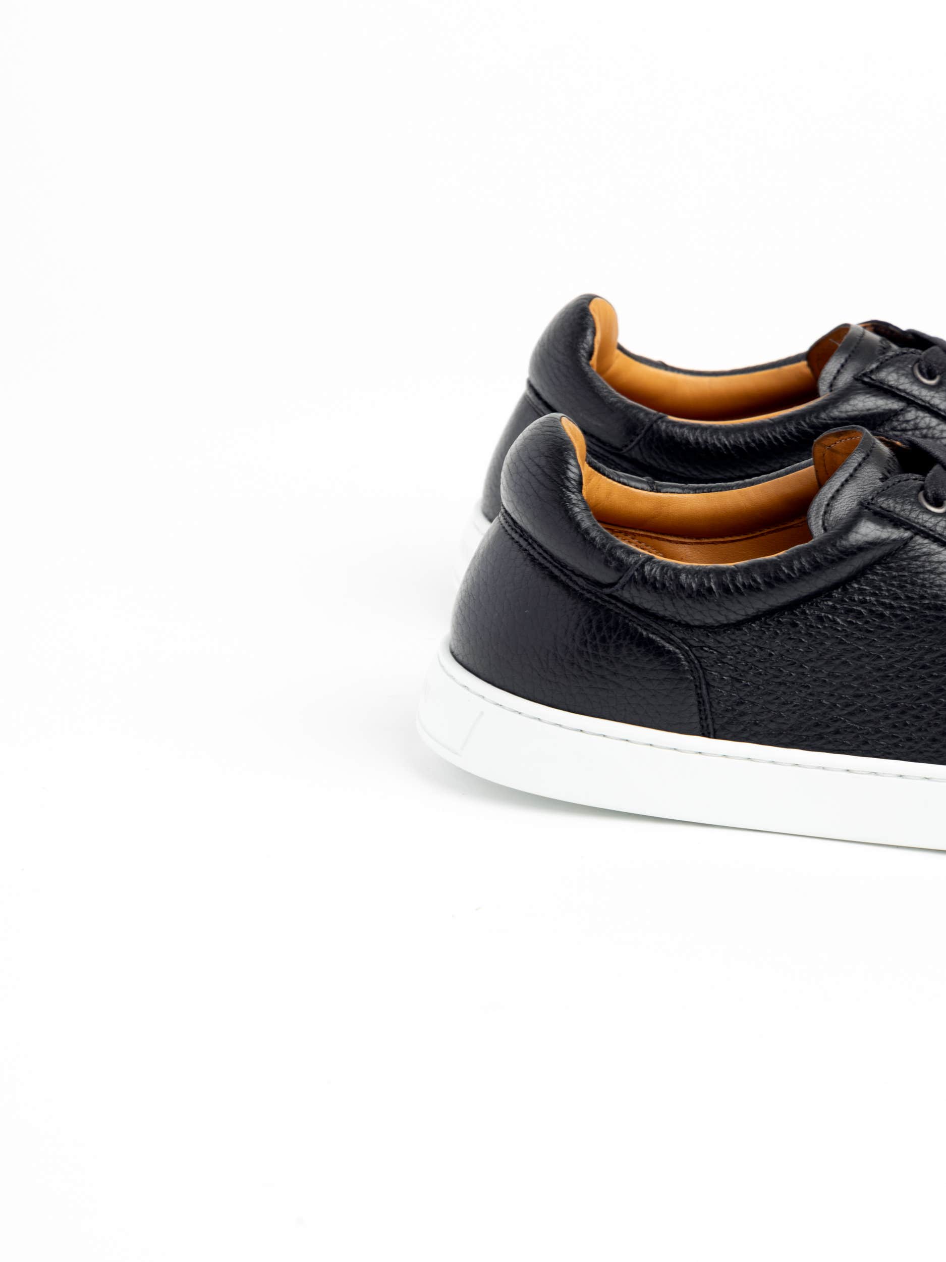 Black Leve Sneaker