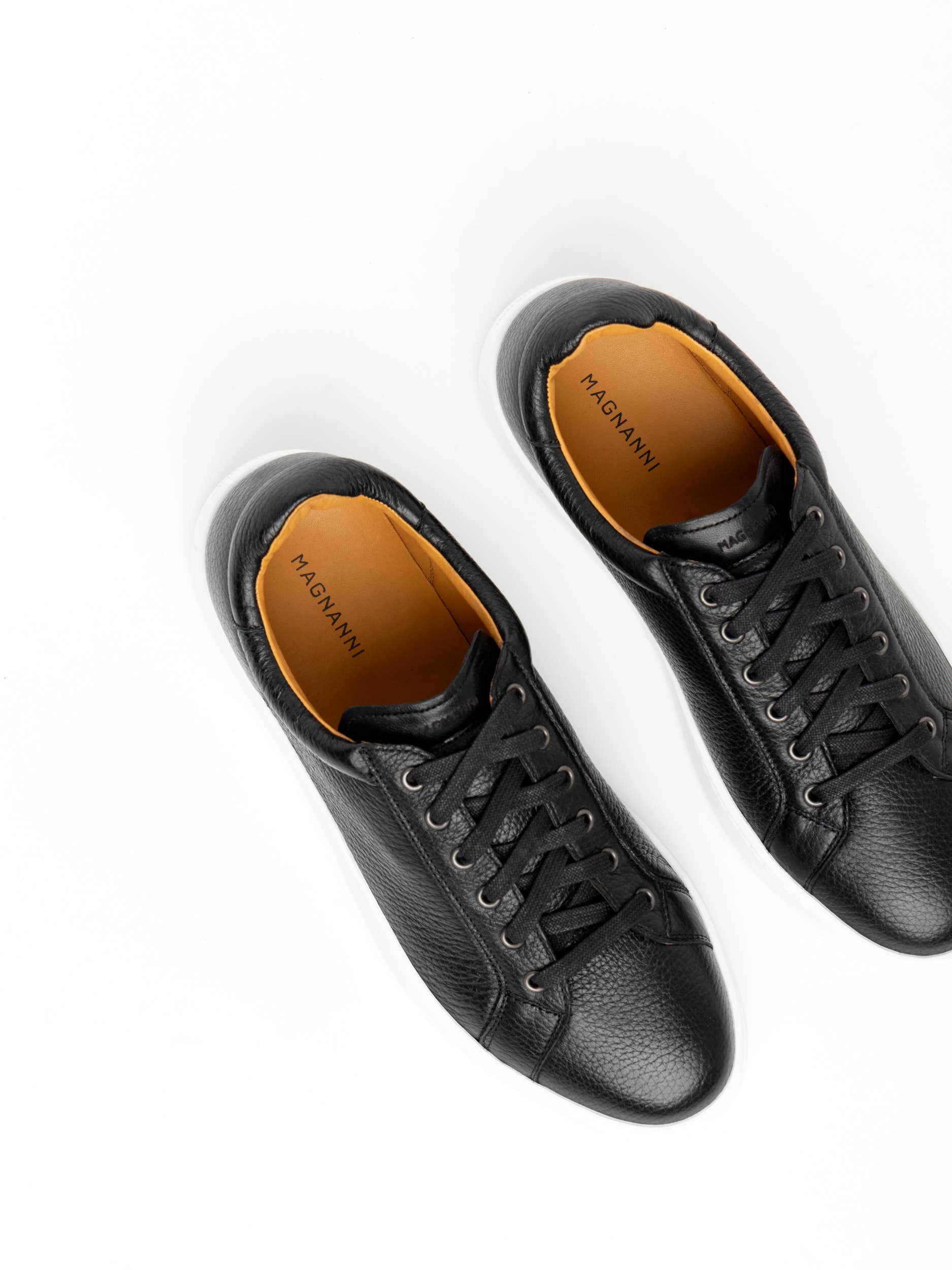 Black Leve Sneaker