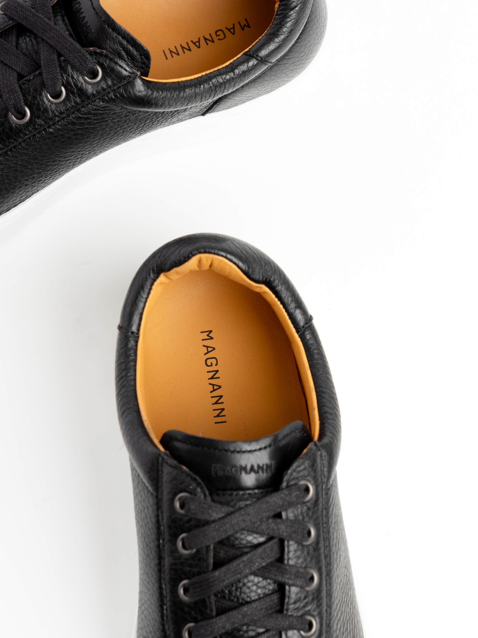 Black Leve Sneaker