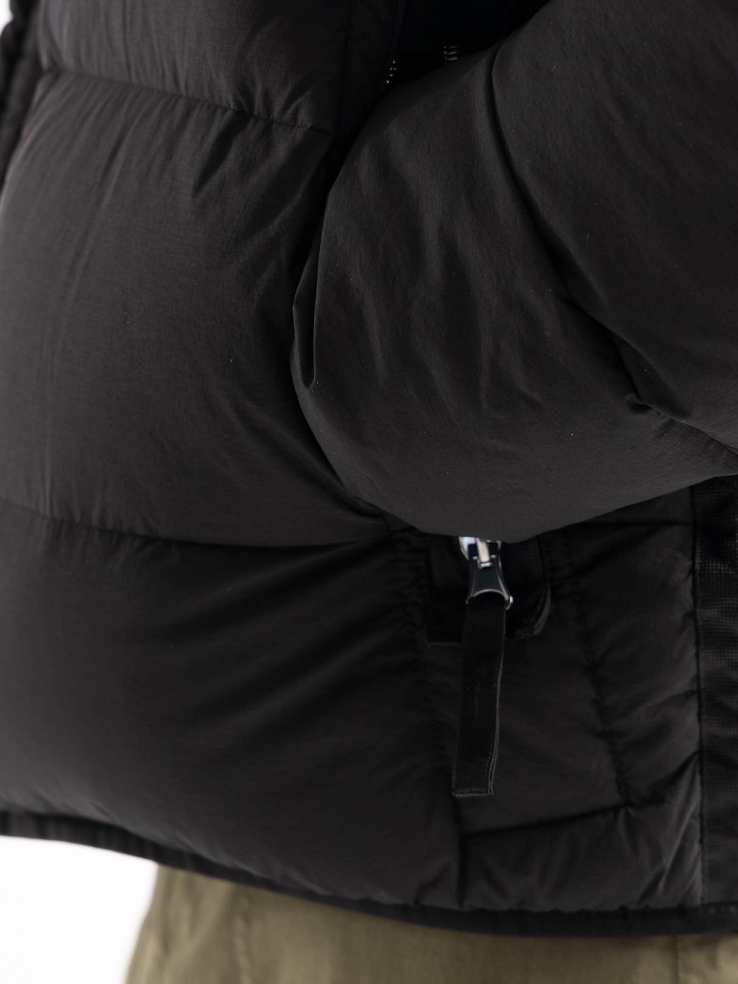 Seamless Tunnel Down Nylon Puffer Jacket