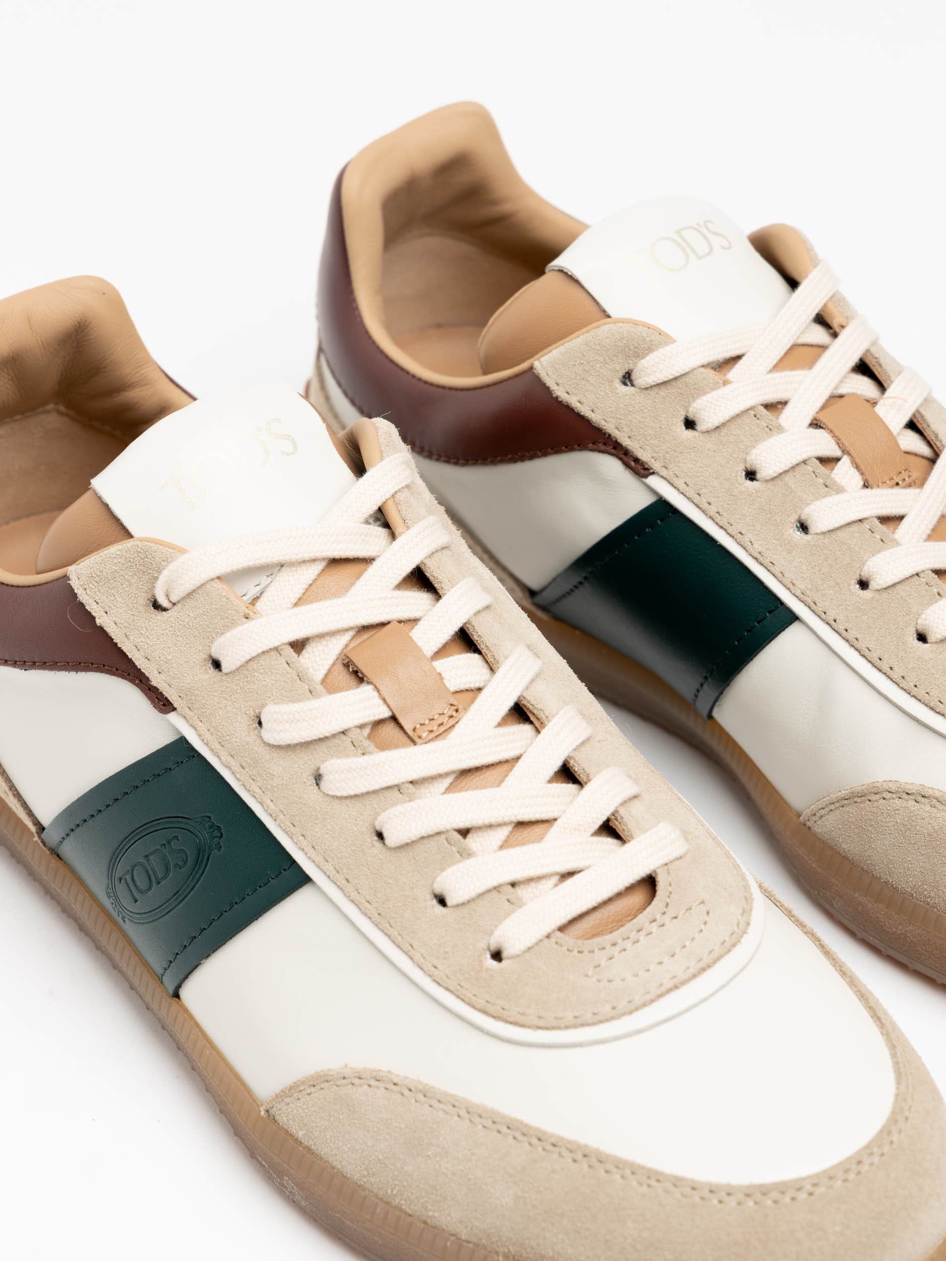 Tabs Sneaker in Suede