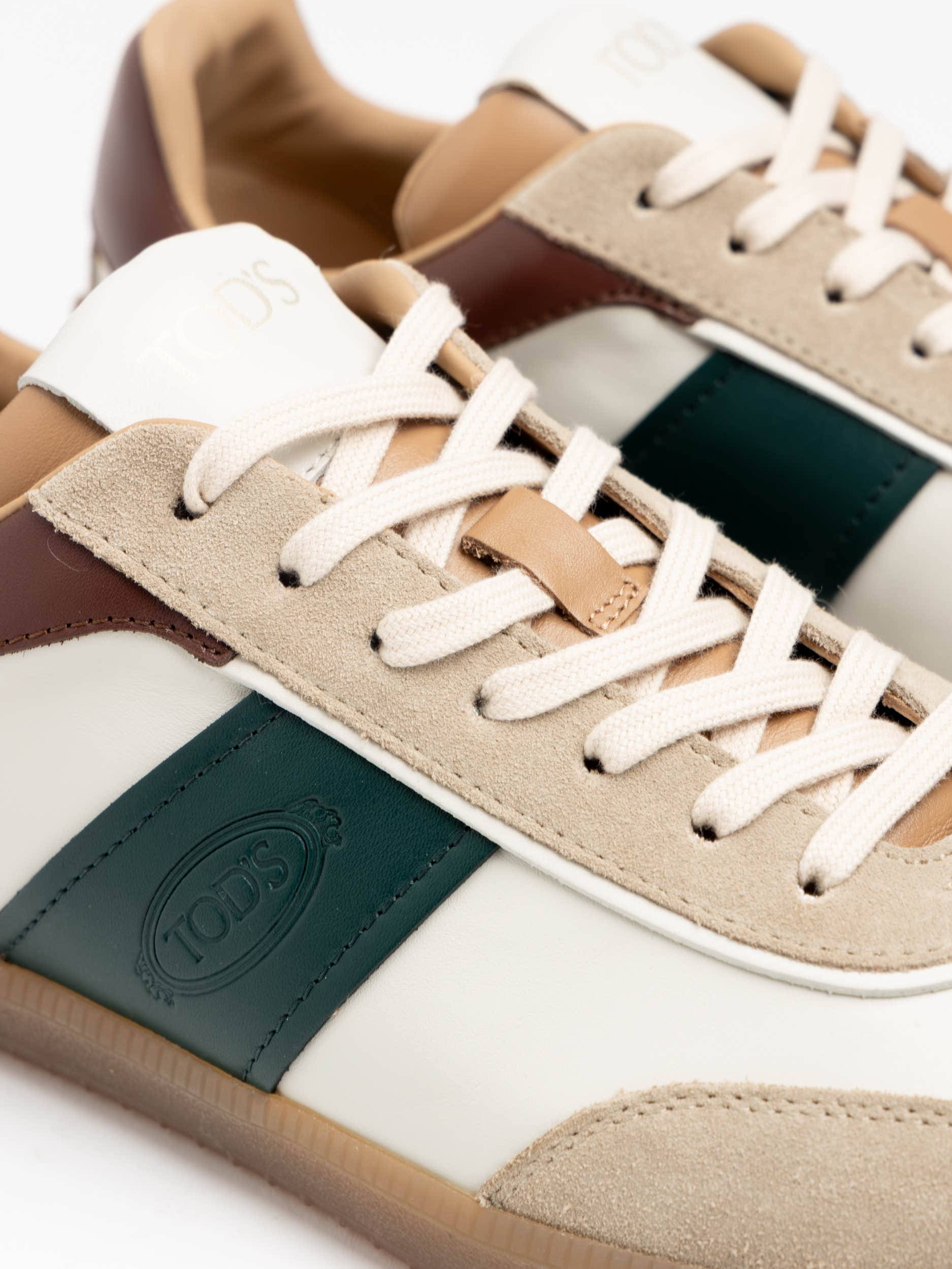 Tabs Sneaker in Suede