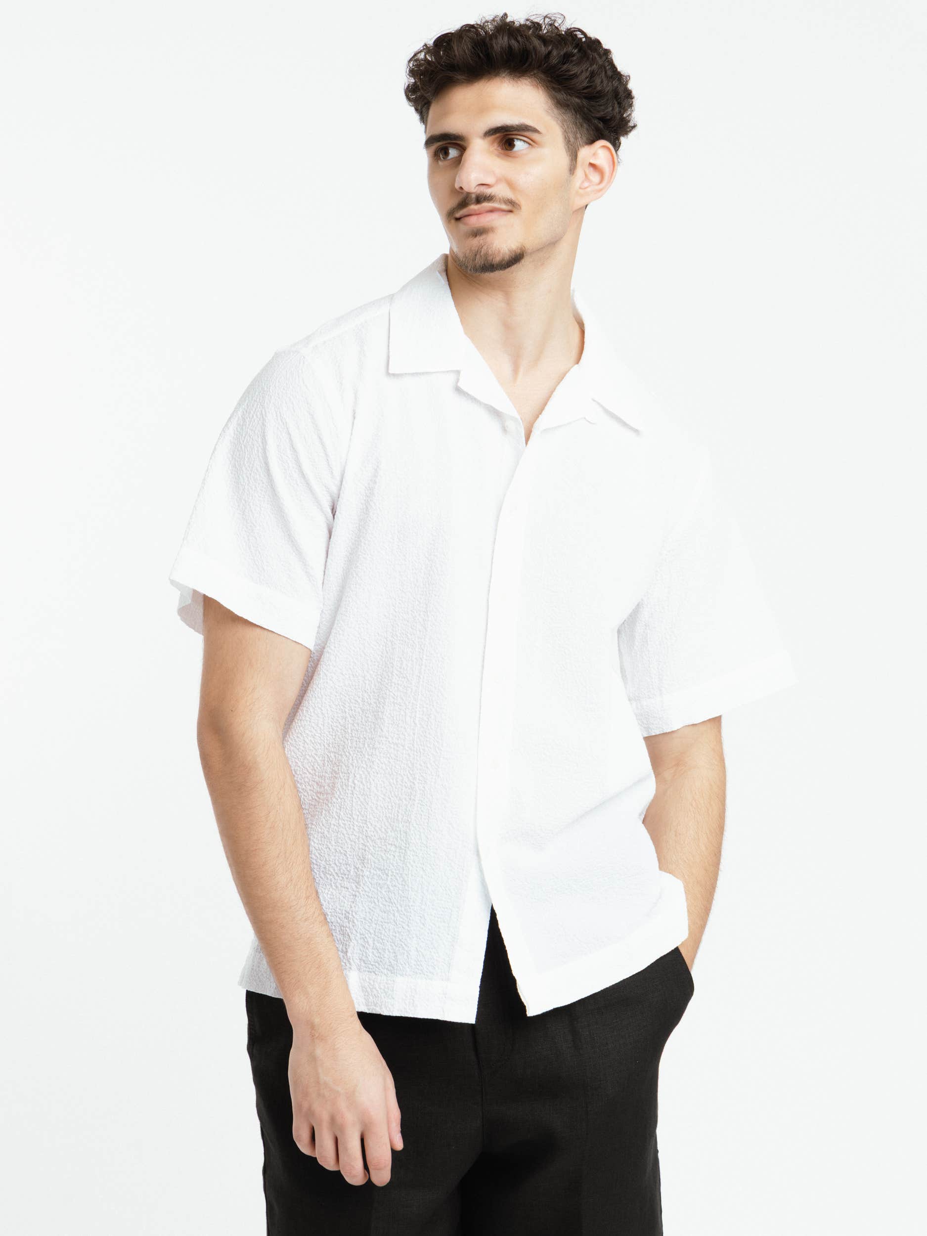 Short Sleeve Seersucker Shirt In White