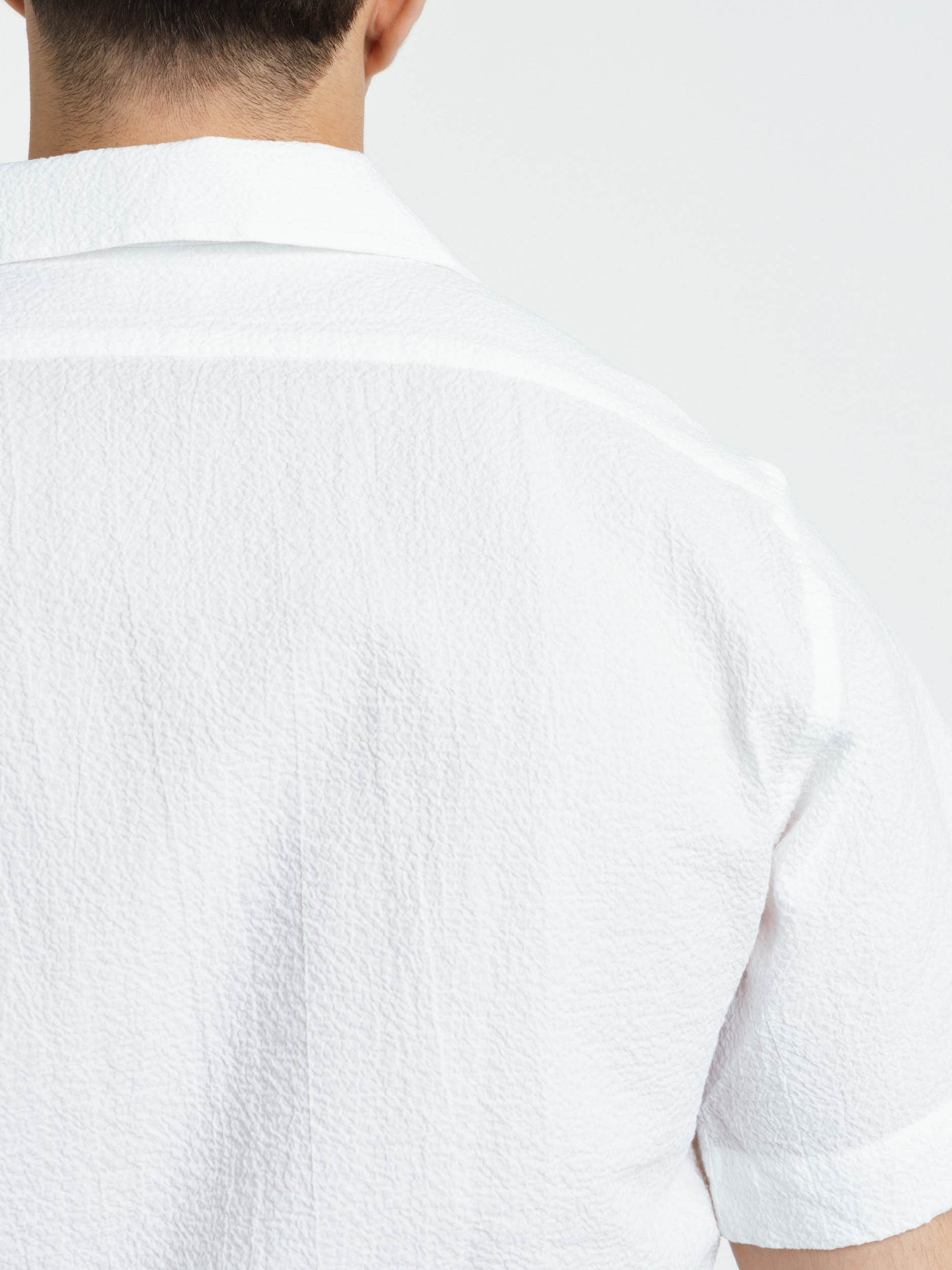 Short Sleeve Seersucker Shirt In White