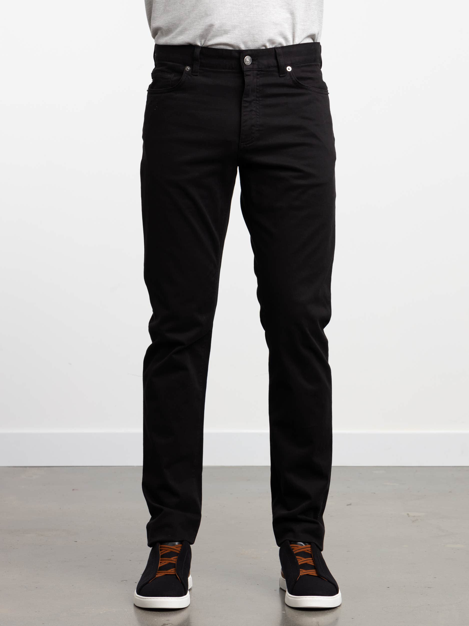 Black City Fit 5-Pocket Jeans