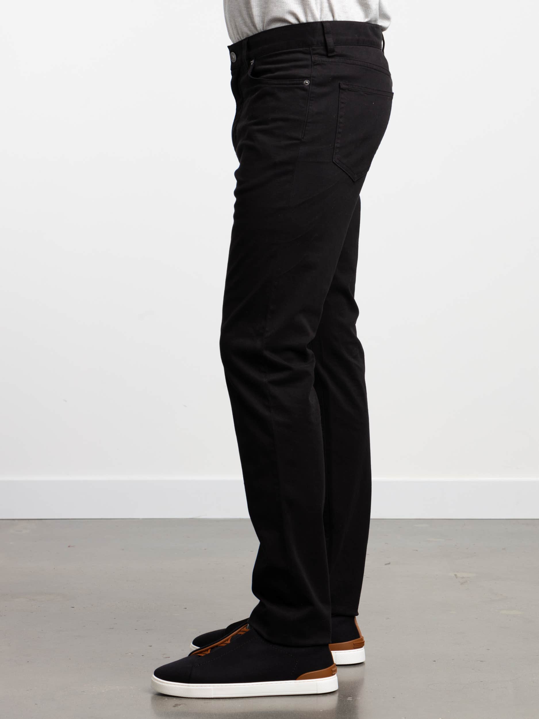 Black City Fit 5-Pocket Jeans