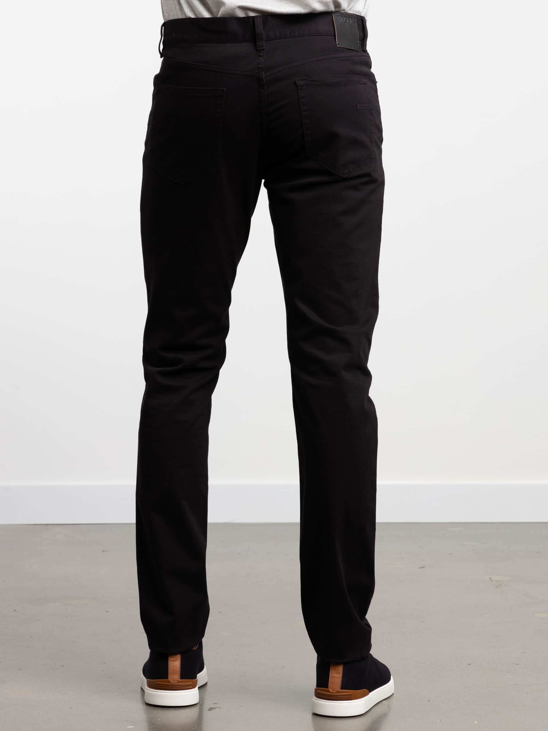 Black City Fit 5-Pocket Jeans