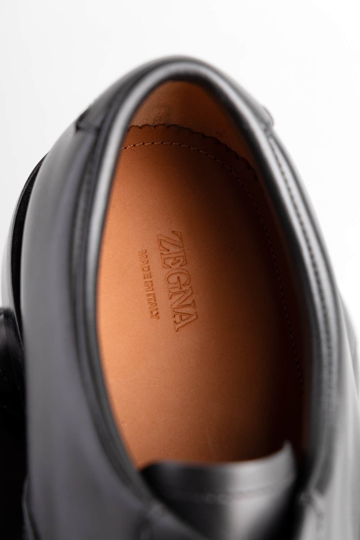 BLACK HAND-BUFFED LEATHER UDINE DERBY SHOES