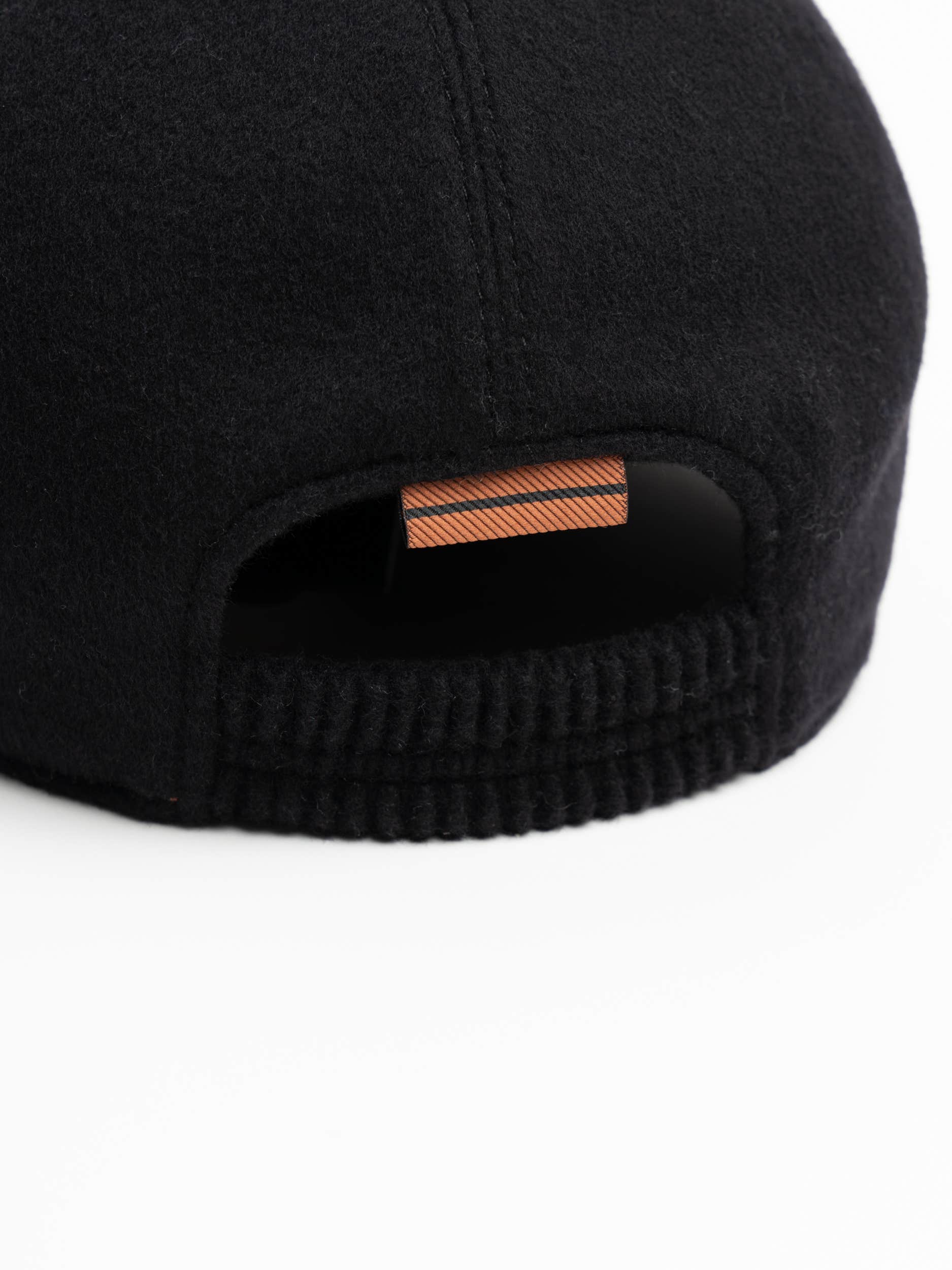 Black Oasi Cashmere Baseball Cap