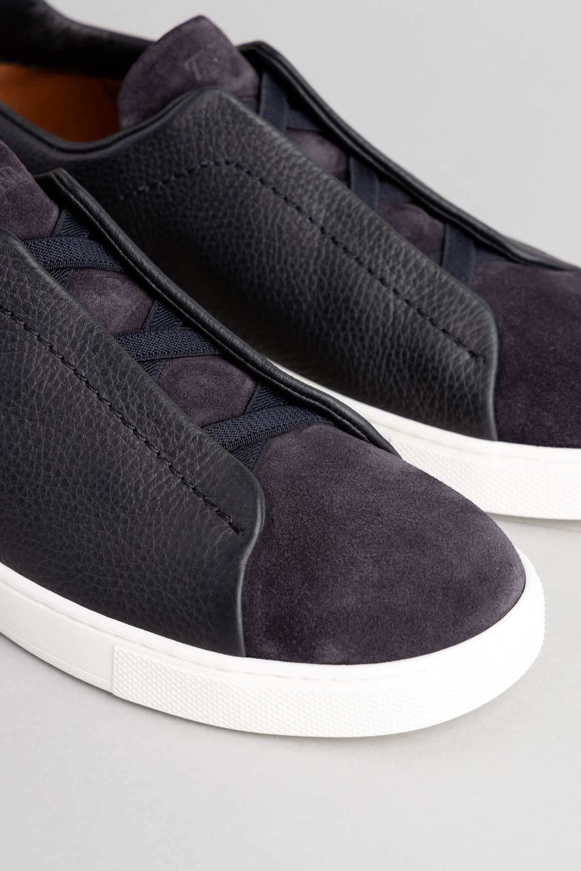 NAVY GRAINED LEATHER AND SUEDE TRIPLE STITCH SNEAKERS