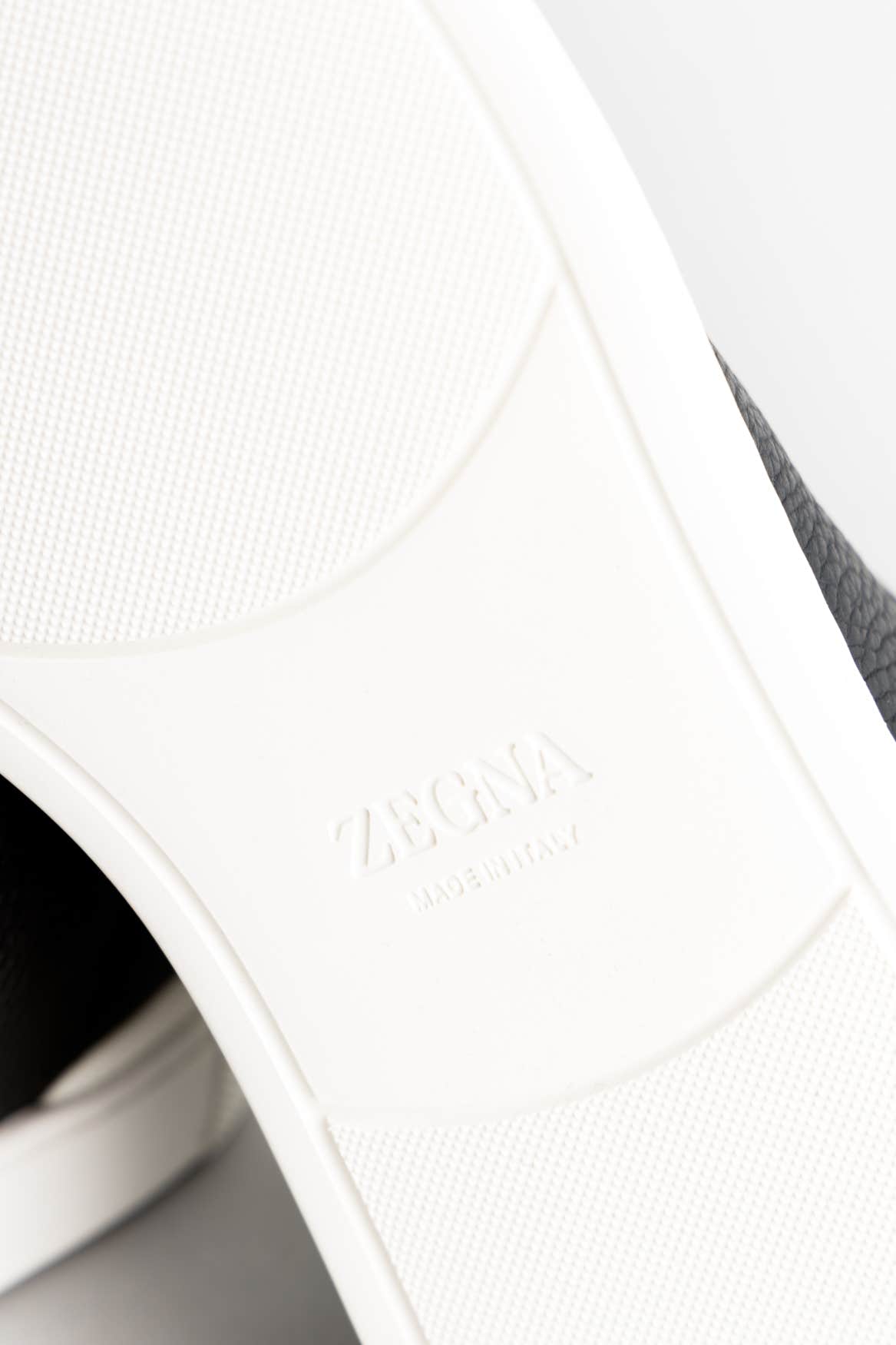 NAVY GRAINED LEATHER AND SUEDE TRIPLE STITCH SNEAKERS