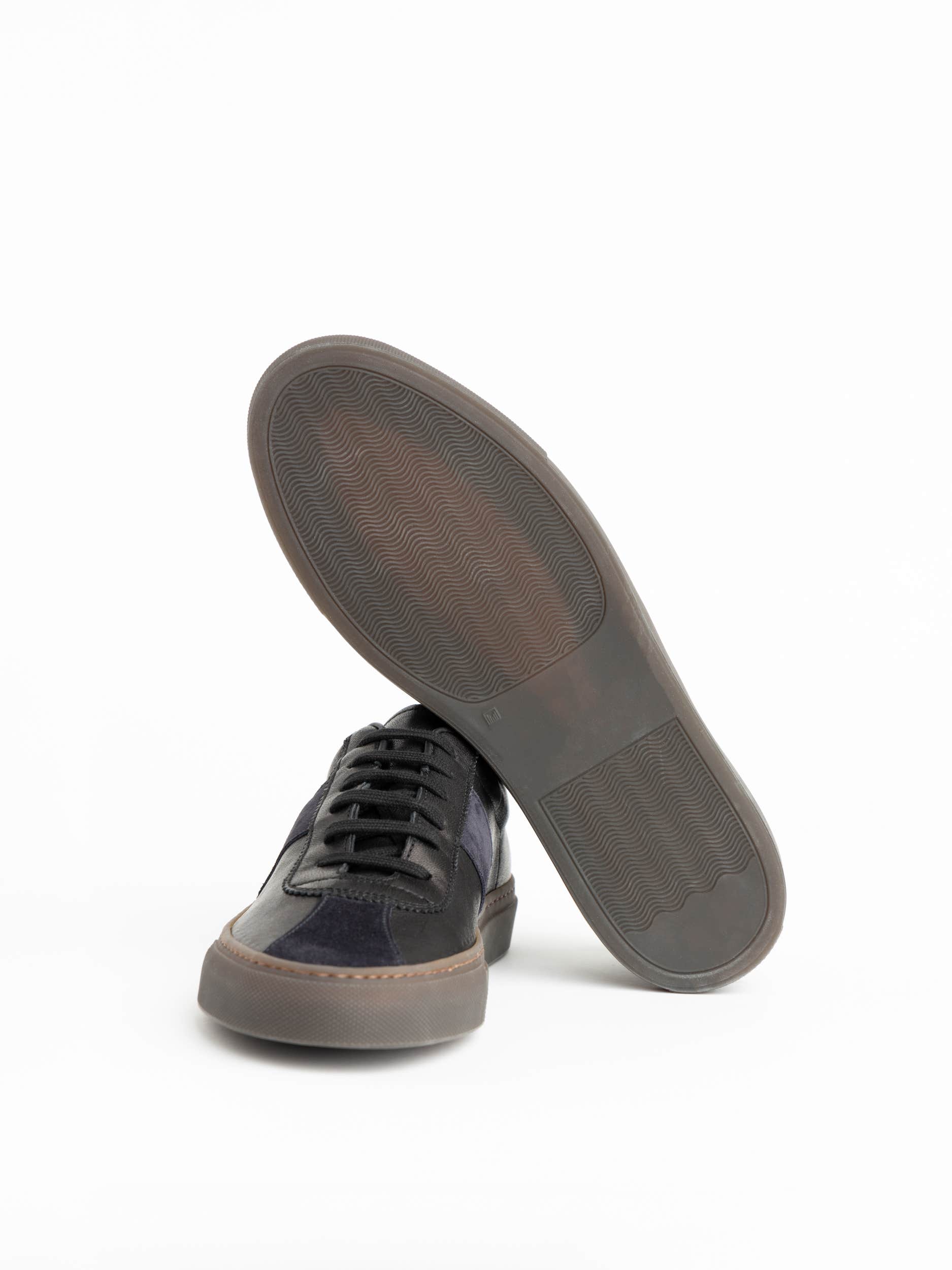 Black Tennis Trainers
