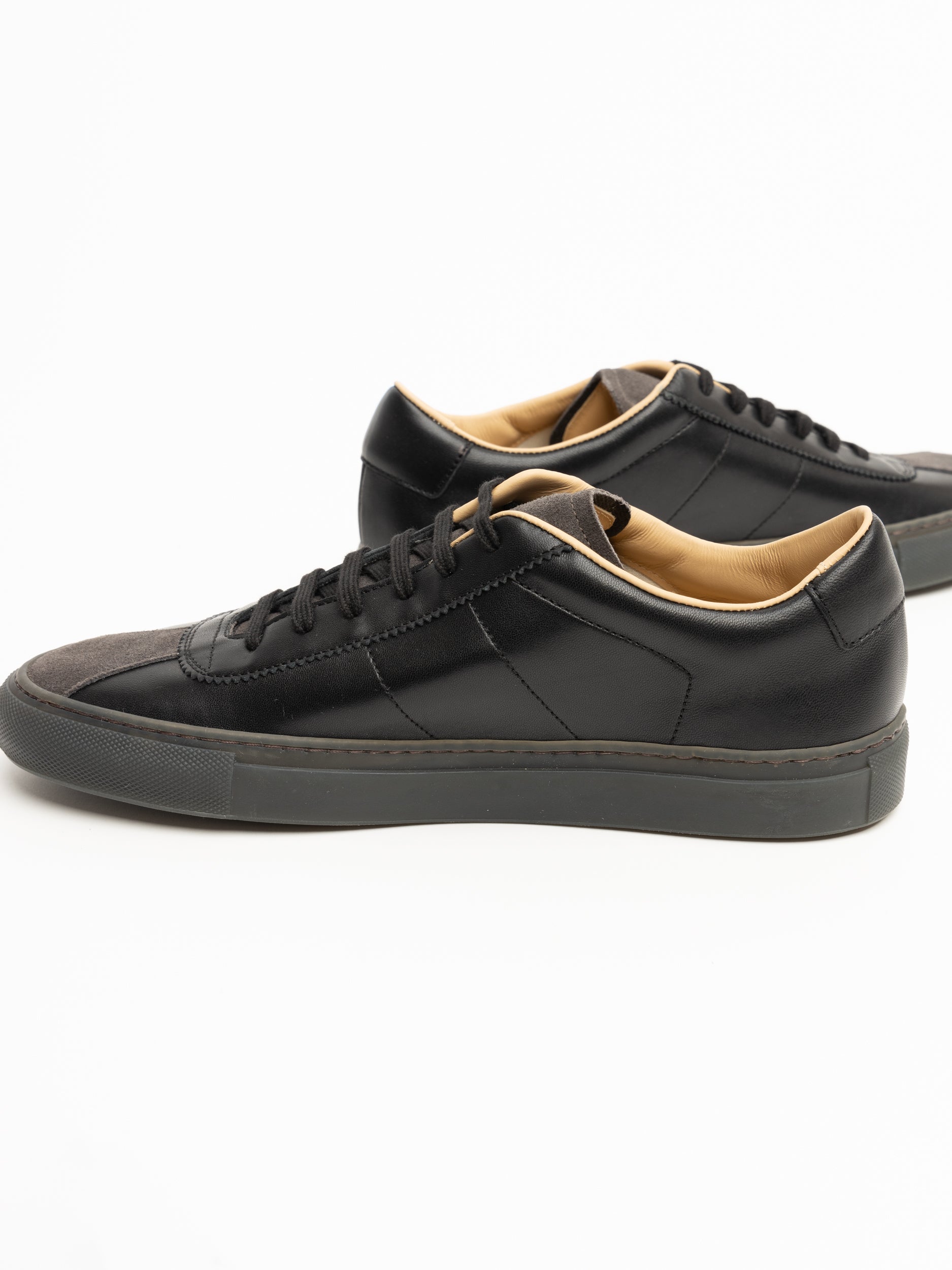 Classic 2024 black sneakers