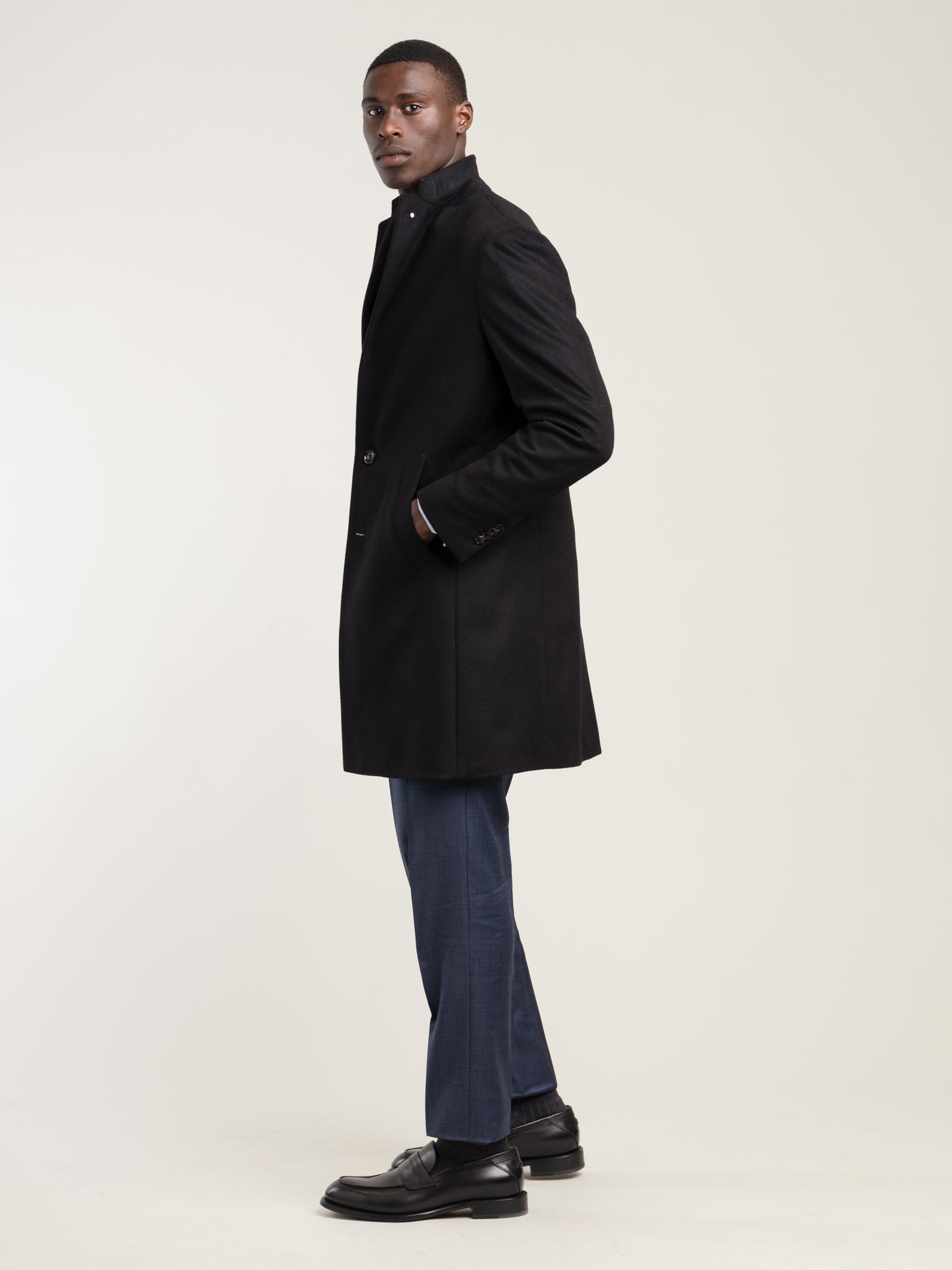 Black cashmere trench outlet coat