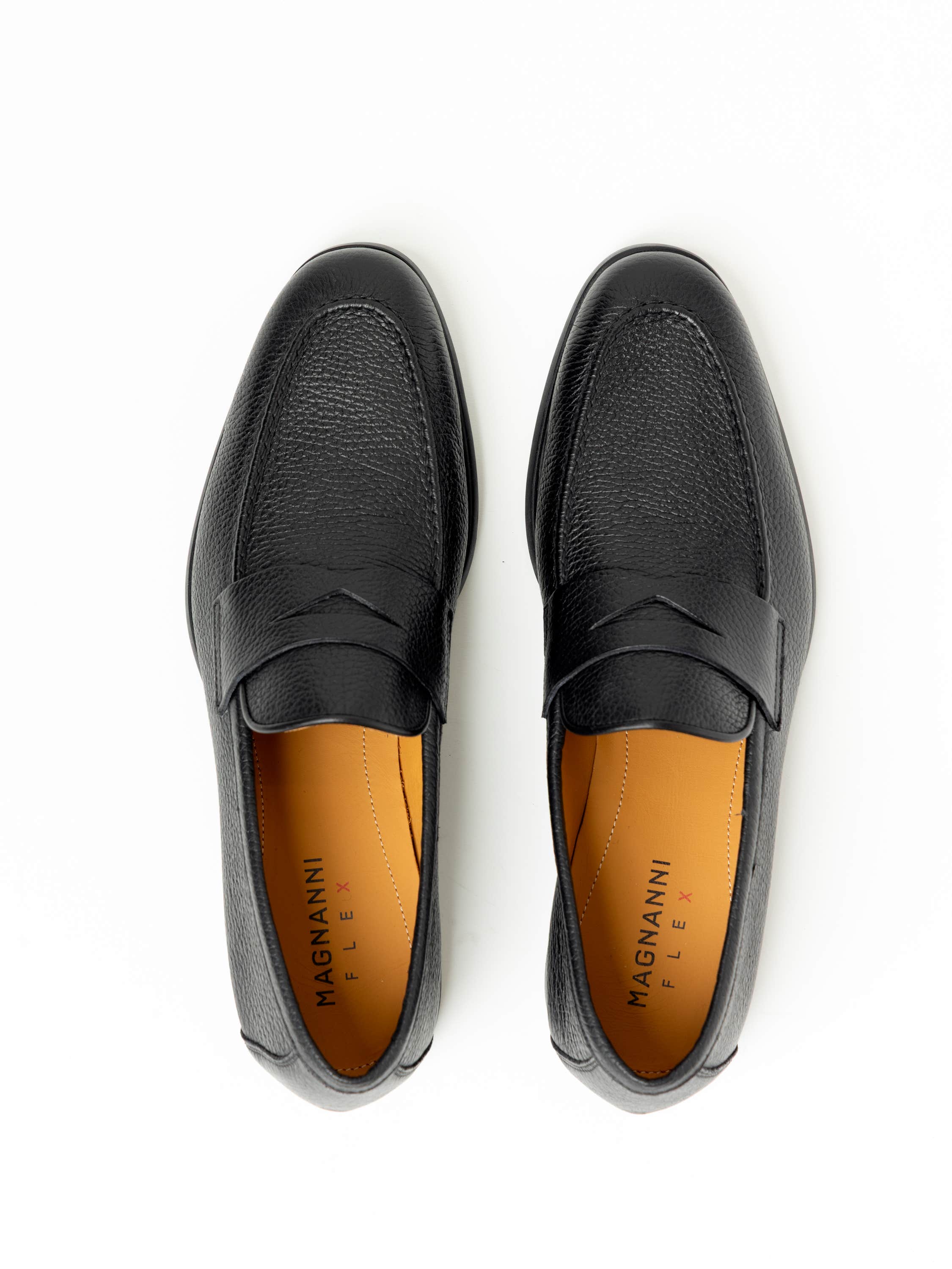 Diezma II Black Leather Loafer