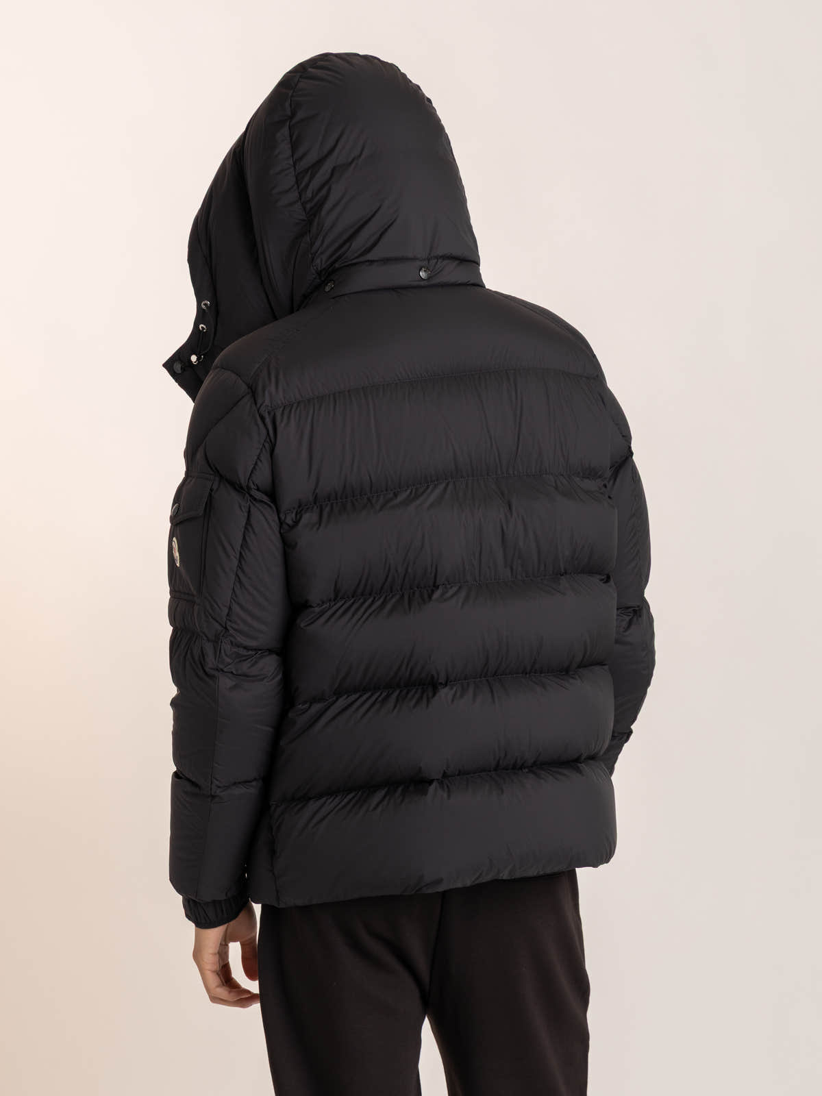 Black Maya 70 Hooded Short Down Jacket