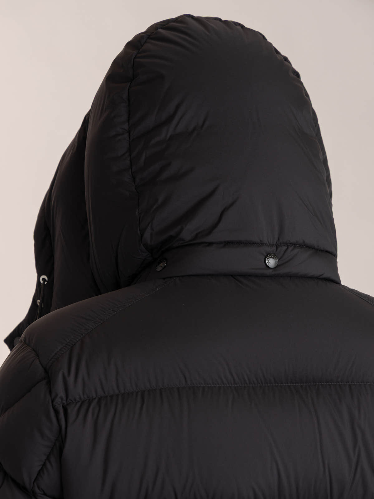 Black Maya 70 Hooded Short Down Jacket