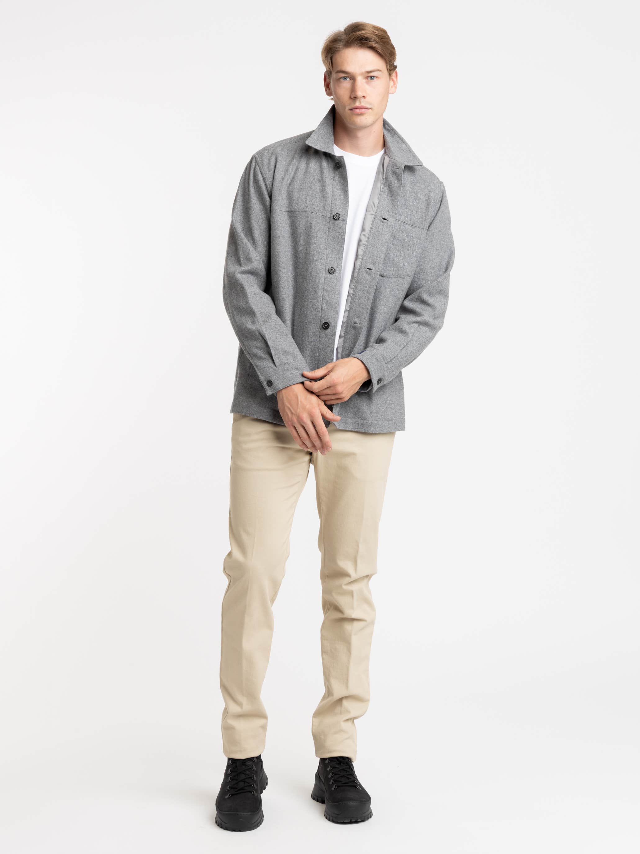 grey dress shirt combination What Shirt to Wear With a Grey Suit