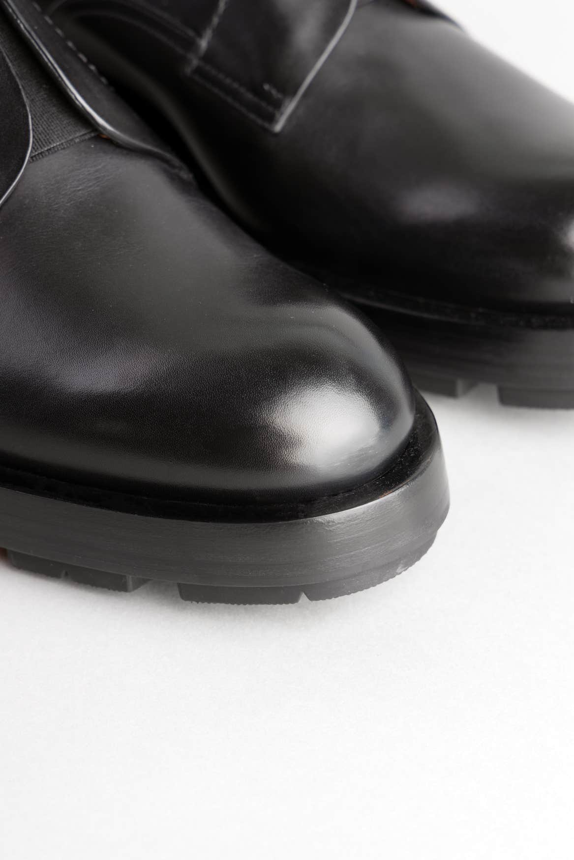 BLACK HAND-BUFFED LEATHER UDINE DERBY SHOES