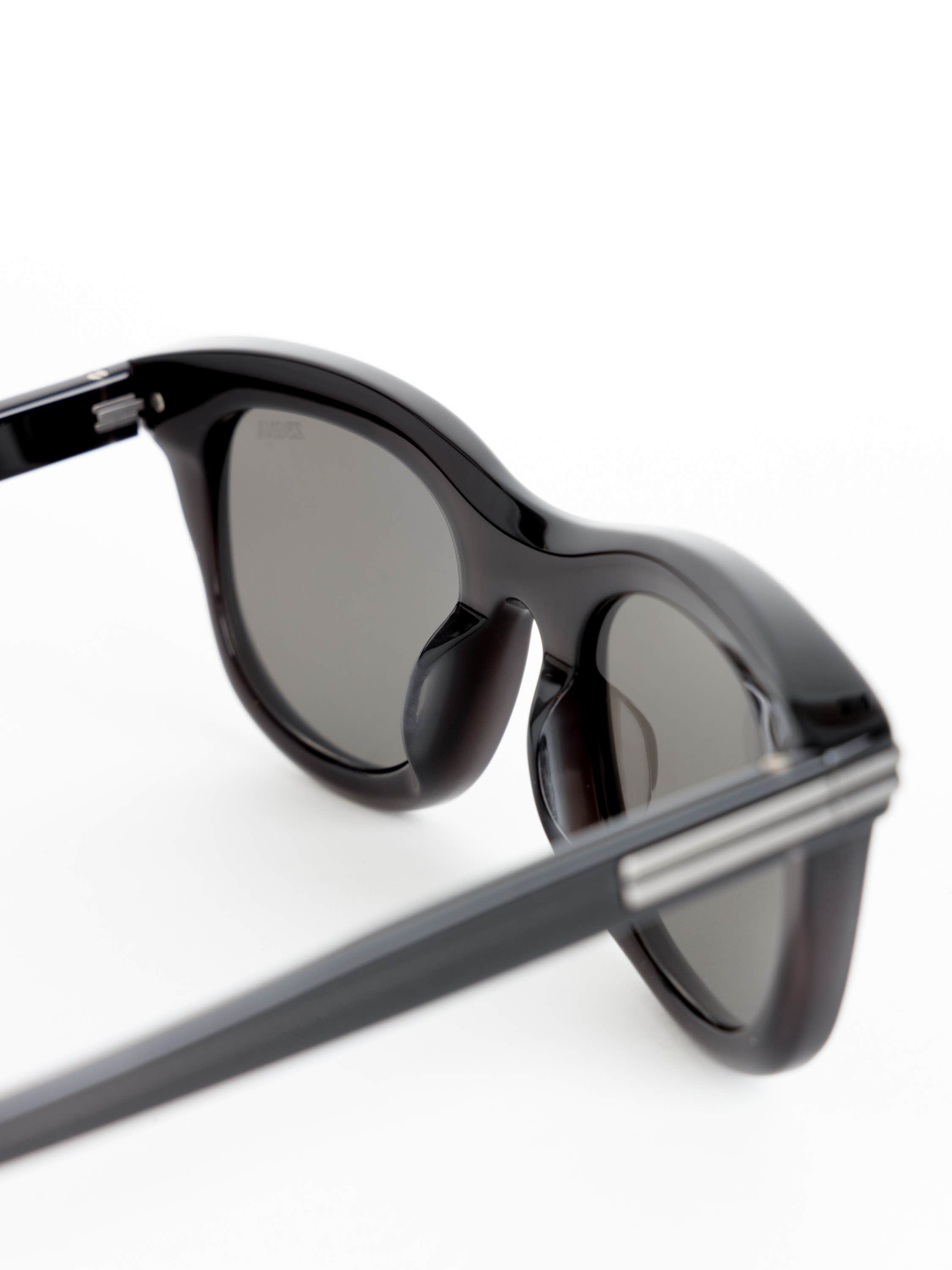 Black Round-Frame Sunglasses