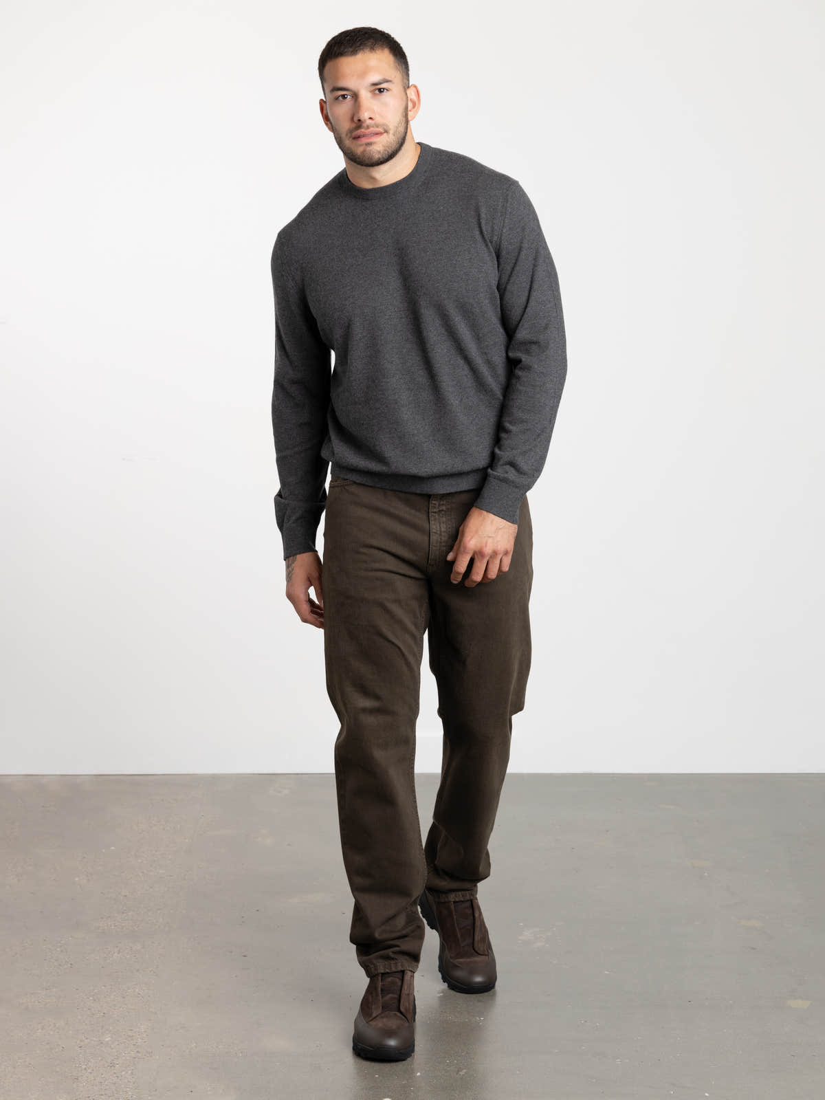 Charcoal Oasi Cashmere Crewneck Sweater