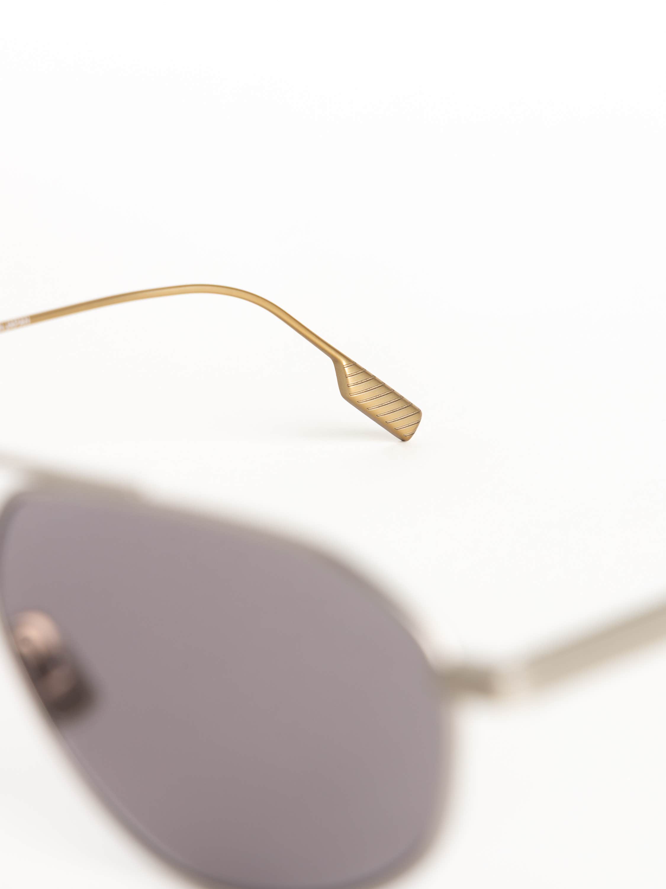 Metal Frame Aviator Sunglasses