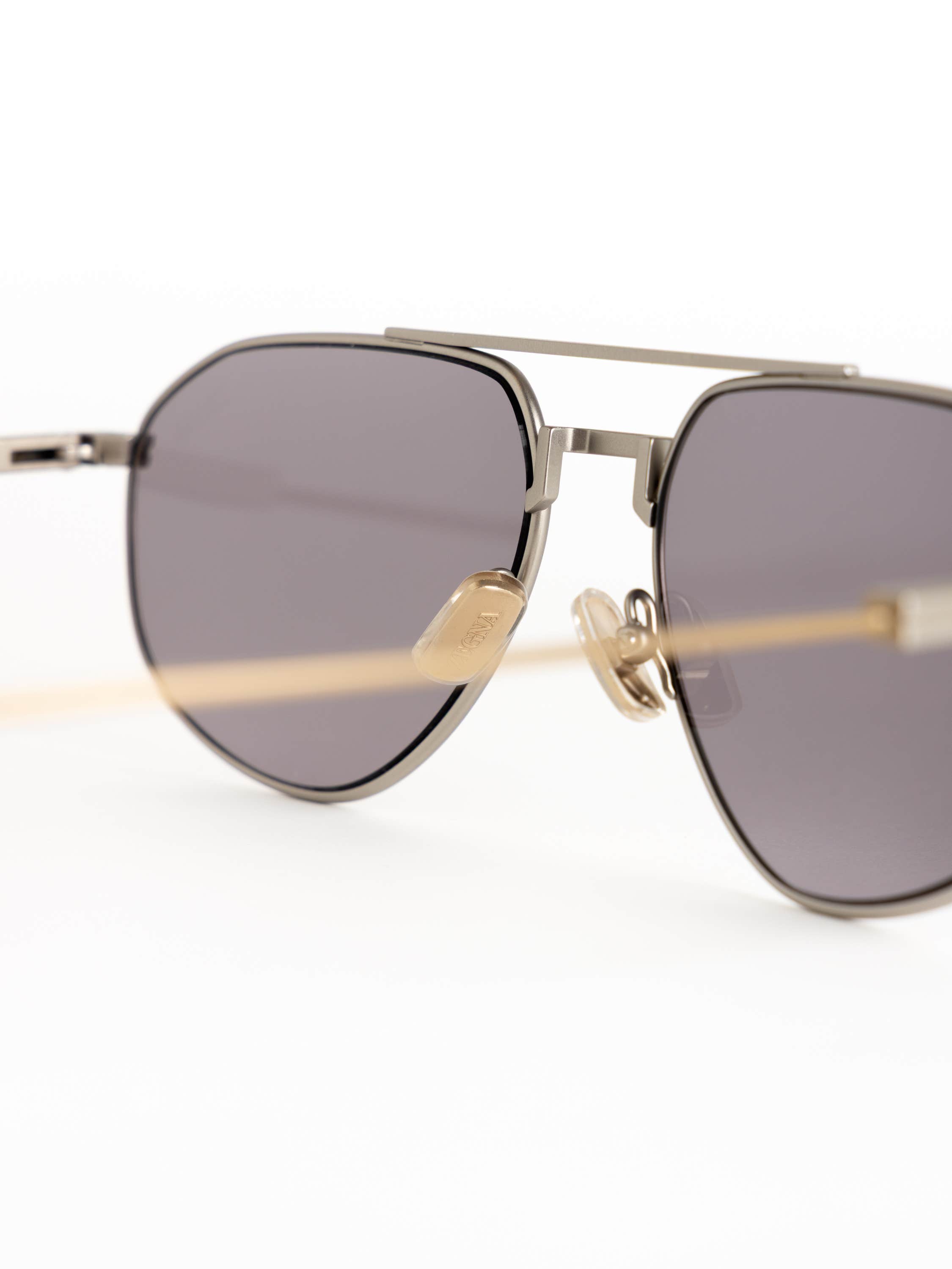 Metal Frame Aviator Sunglasses