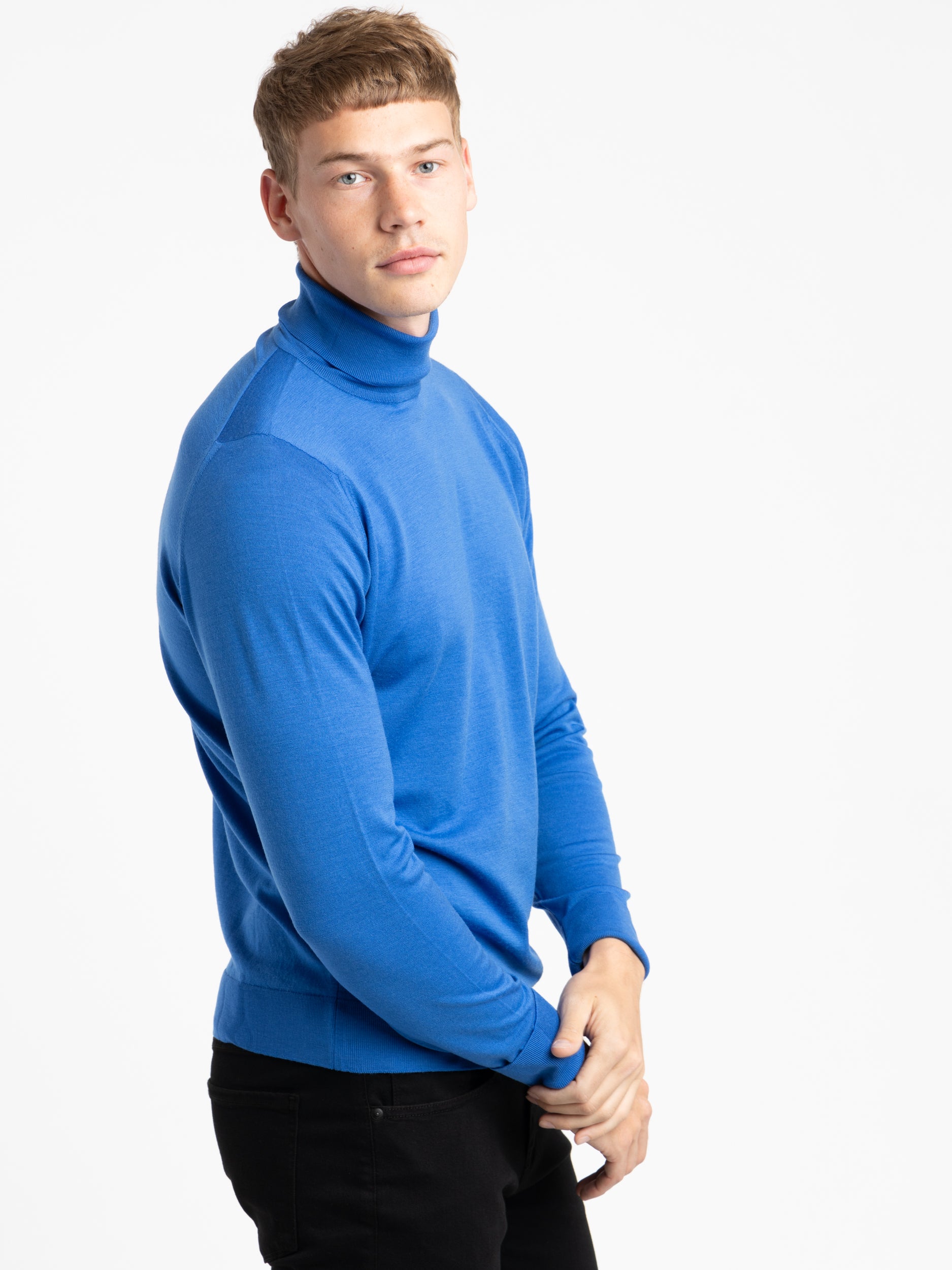 Blue roll outlet neck