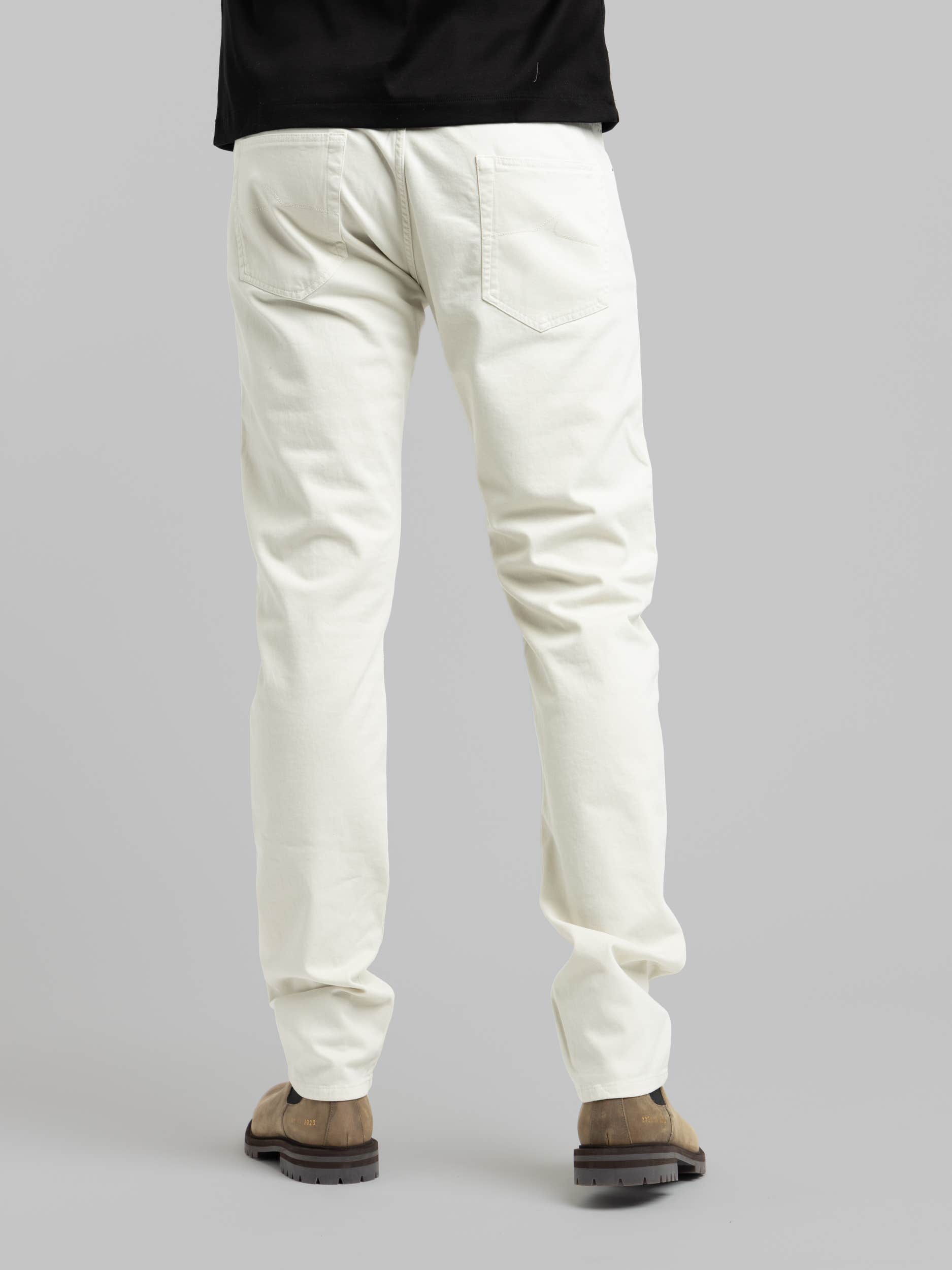 White Five-Pocket Jeans