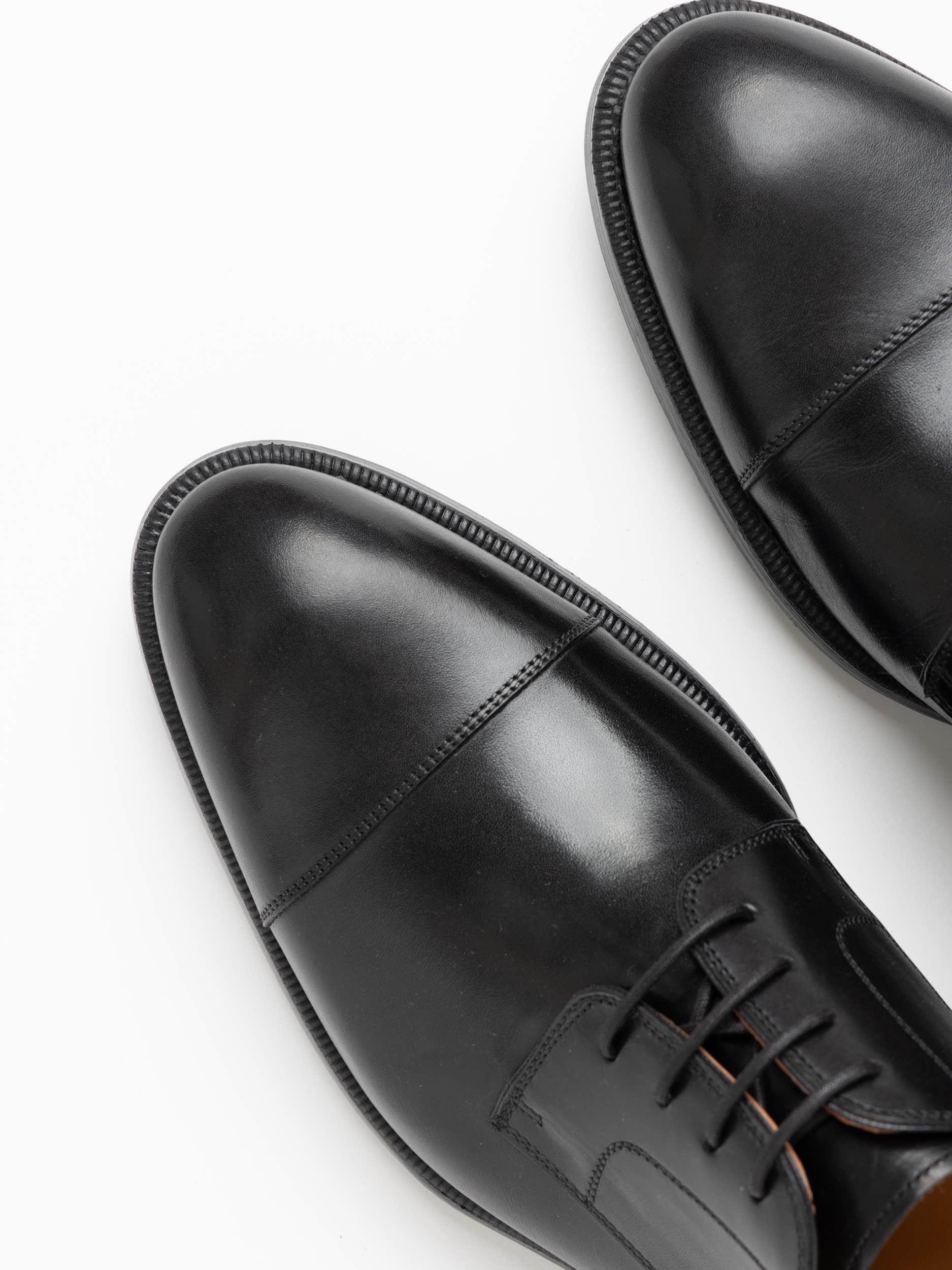 Black Leather Harlan Derby Shoes